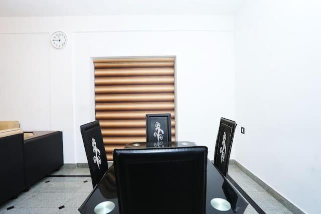 The Solo Apartments Kadavanthra Kochi Kültér fotó